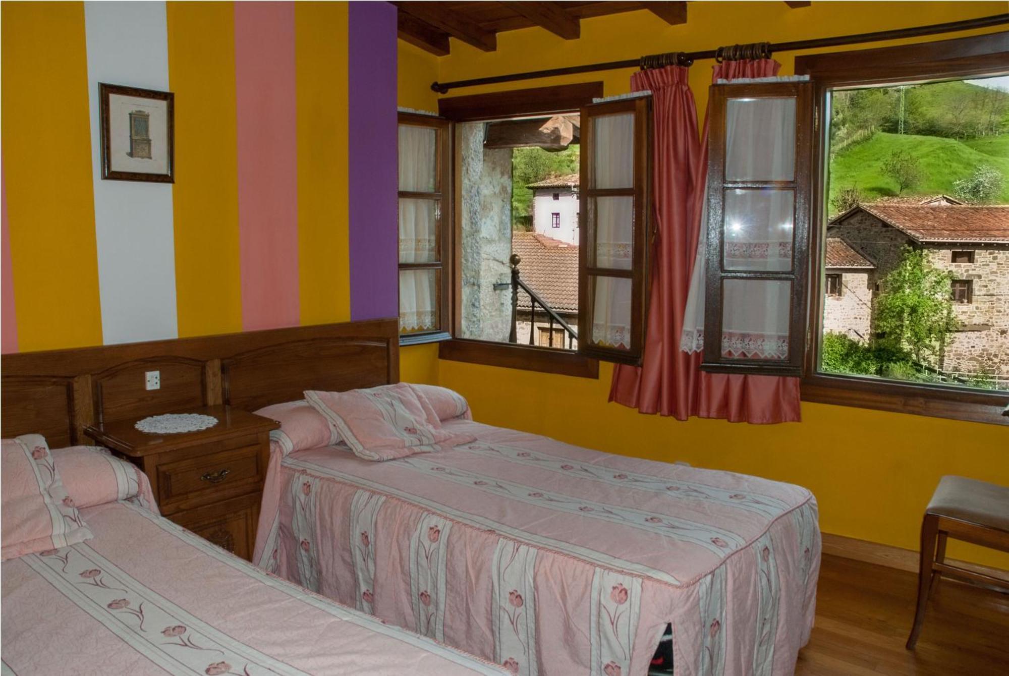Posada Sobrevilla Espinama Ruang foto
